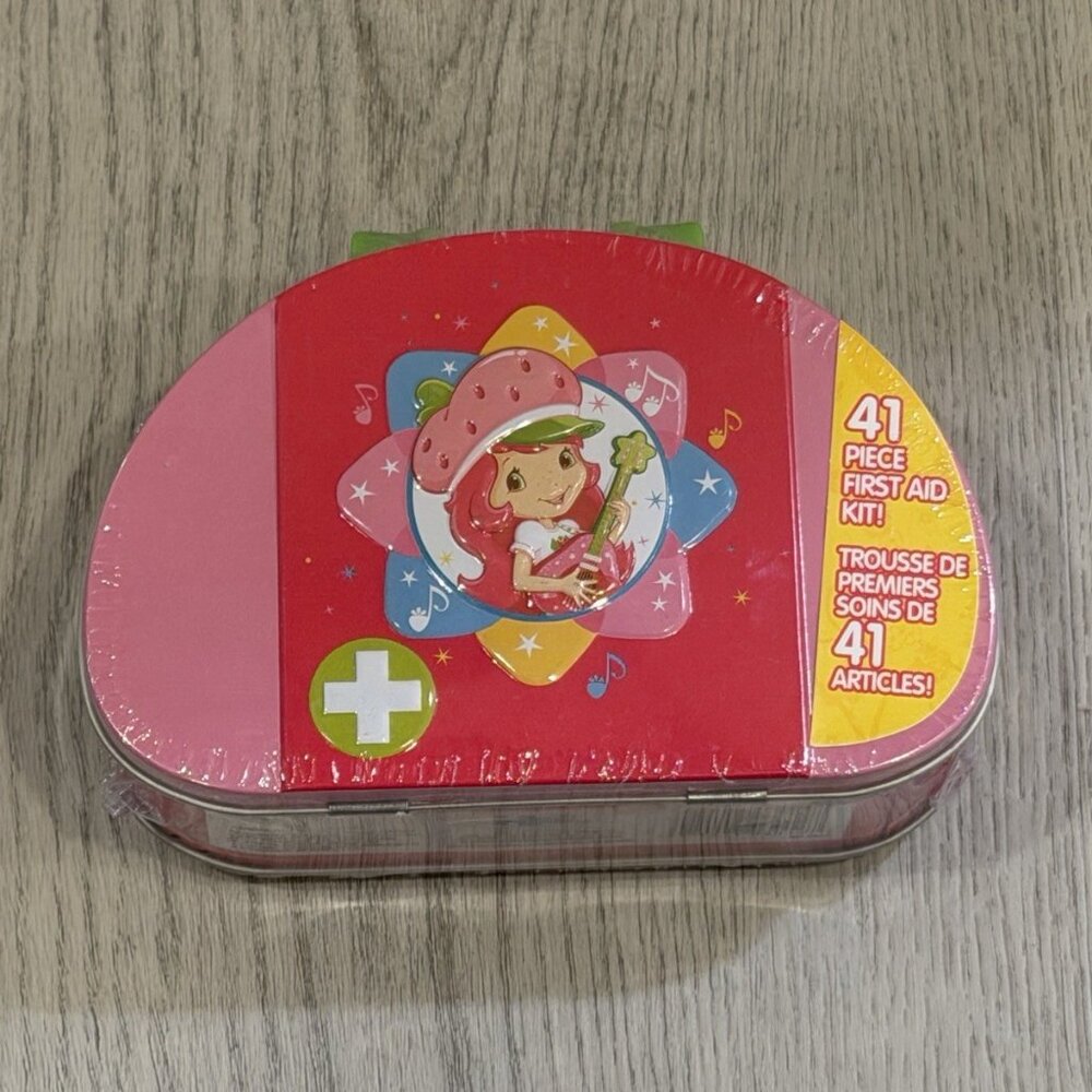 New Sealed Strawberry Shortcake First Aid Kit 41 Piece Set